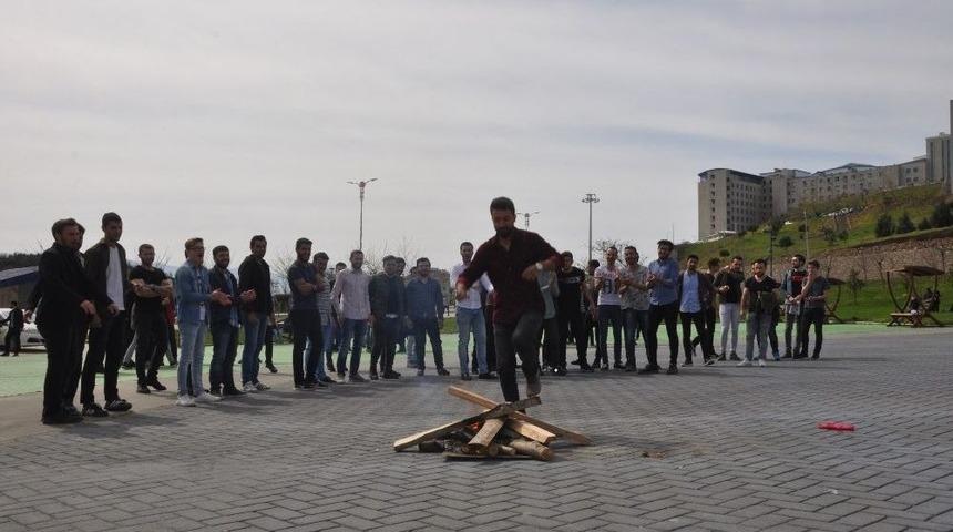 D&uuml;zce &Uuml;niversitesi&rsquo;nde Nevruz Neşeyle Karşılandı