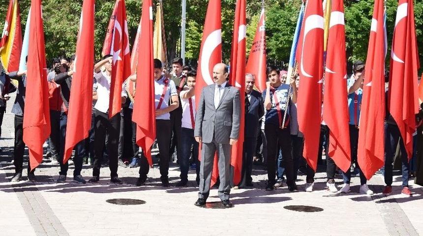 Gen&ccedil;lik Haftası Buruk Başladı