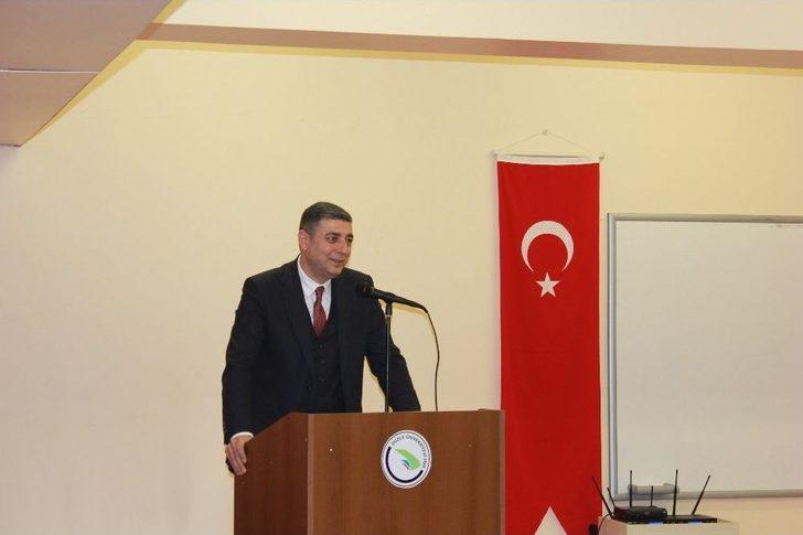 Kaymakam Öztürk Üniversite Öğrencileriyle Bir Araya Geldi G1