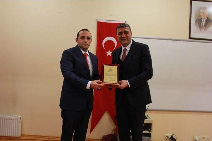 Kaymakam Öztürk Üniversite Öğrencileriyle Bir Araya Geldi G4