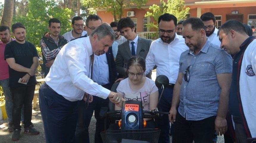 Ak Parti&rsquo;li &Ouml;zdağ Engelli Vatandaşların Y&uuml;z&uuml;n&uuml; G&uuml;ld&uuml;rd&uuml;
