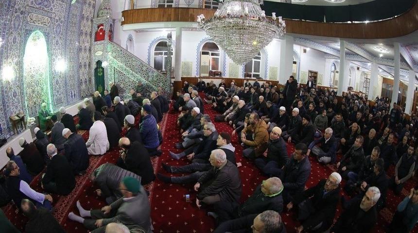 İlkadım&rsquo;da Dualar Mehmet&ccedil;ik İ&ccedil;in