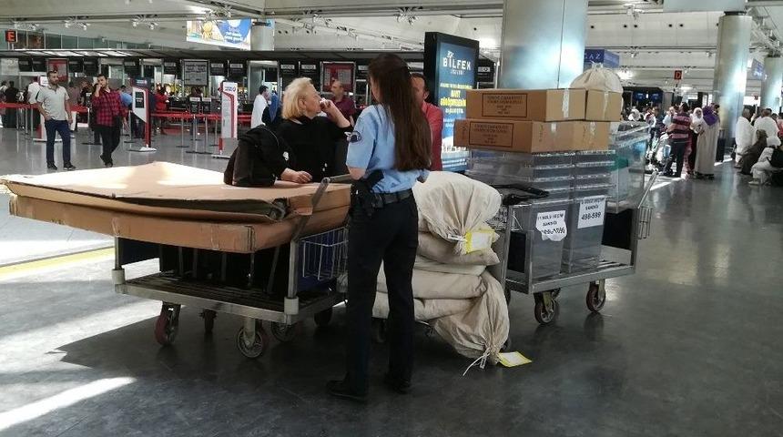 Atatürk Havalimanı’na Oy Sandıkları Getirildi