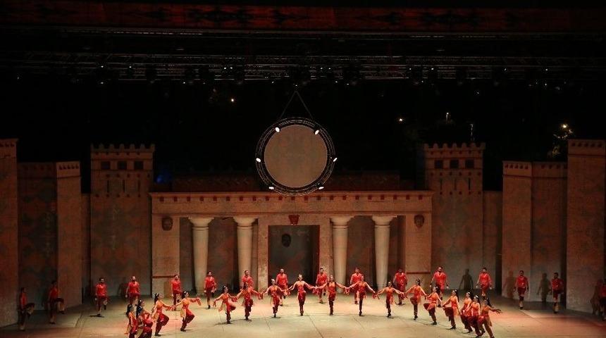 Anadolu Ateşi Serikliler İ&ccedil;in Sahnelendi