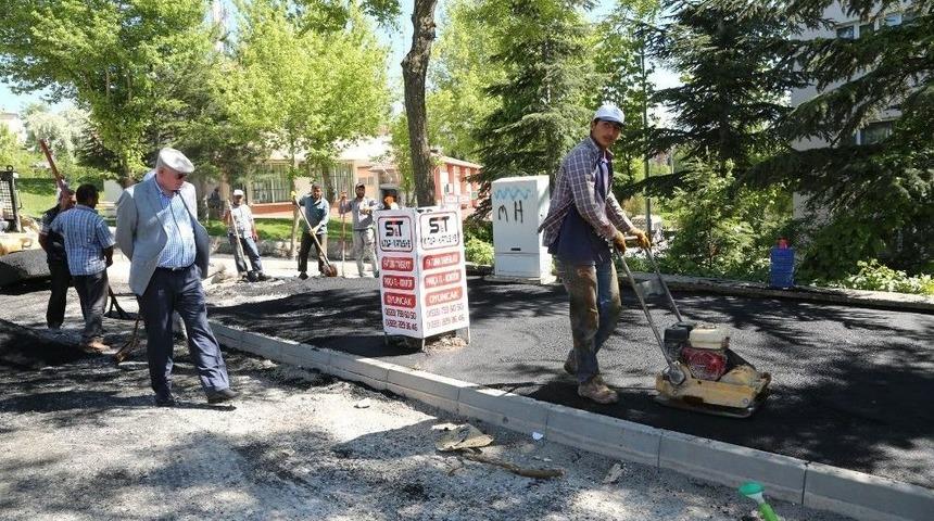 Odunpazarı Belediyesi Fen İşleri M&uuml;d&uuml;rl&uuml;ğ&uuml; Ekiplerinin Asfalt &Ccedil;alışması