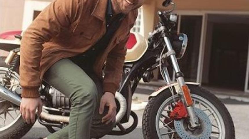 Defacto Ve Aras Bulut İynemli, Bir Yıl Daha Beraber &Ccedil;alışacak