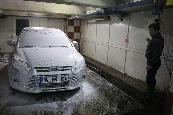 Bolu’da Çamur Yağdı, Vatandaşlar Oto Yıkamalara Koştu G4