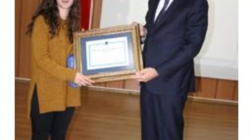 Şehit &Ouml;ğretmen Şenay Ayb&uuml;ke İ&ccedil;in Şiir Yarışması D&uuml;zenlendi