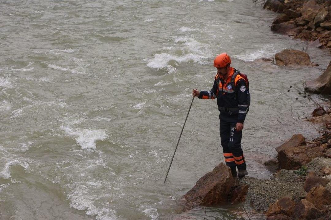 Kayıp Polisi Arama &Ccedil;alışmaları S&uuml;r&uuml;yor