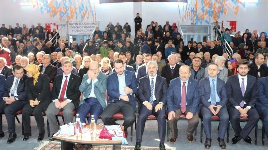 Bakanlar Albayrak Ve Soylu Trabzon&rsquo;da Ak Parti D&uuml;zk&ouml;y İl&ccedil;e Kongresi&rsquo;ne Katıldı