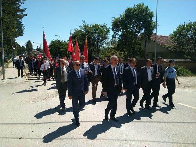 Gençlik Haftası Gençlik Yürüyüşü İle Başladı