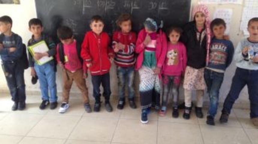 Lastik Ayakkabıdan Kurtulan &Ouml;ğrencilerin Sevin&ccedil;leri G&ouml;zlerinden Okundu