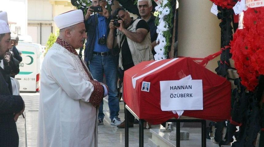 Eski Milletvekili Ve Belediye Başkanı &Ouml;z&uuml;berk Son Yolculuğa Uğurlandı