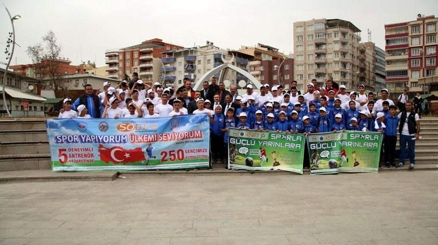 Siirtli &Ouml;ğrenciler T&uuml;rkiye-irlanda Ma&ccedil;ını İzlemeye Gitti