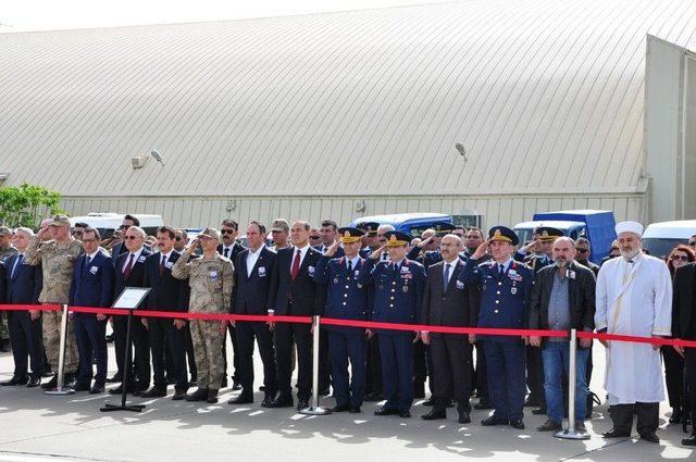 Şehit Pilota İncirlik’te Tören