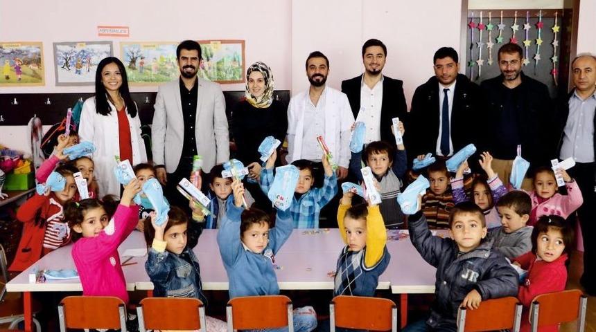 Kahta&rsquo;da Minik &Ouml;ğrencilere Diş Taraması