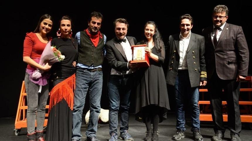 Tiyatro G&uuml;nlerinde &ldquo;bıyık Brothers&rdquo; R&uuml;zgarı