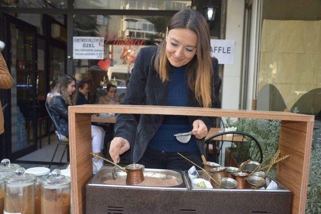 Manisa Kahveciler Odası’ndan Kafe İşleten Öğretmene Kutlama