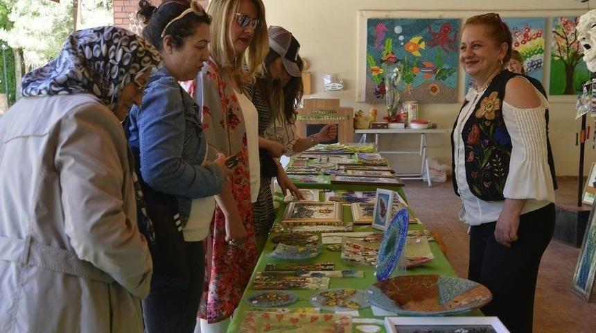 Kursiyerler Cam F&uuml;zyon Sergisi A&ccedil;tı