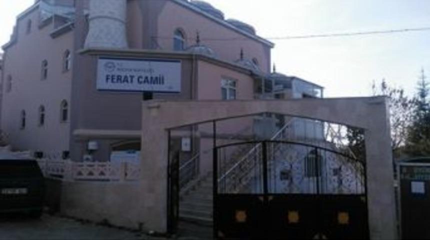 Cami Hırsızı G&uuml;venlik Kamerasına Yakalandı