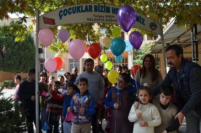 Turgutlu&rsquo;da Engelli &Ouml;ğrenciler Hayallerini G&ouml;ky&uuml;z&uuml;ne Bıraktı 2