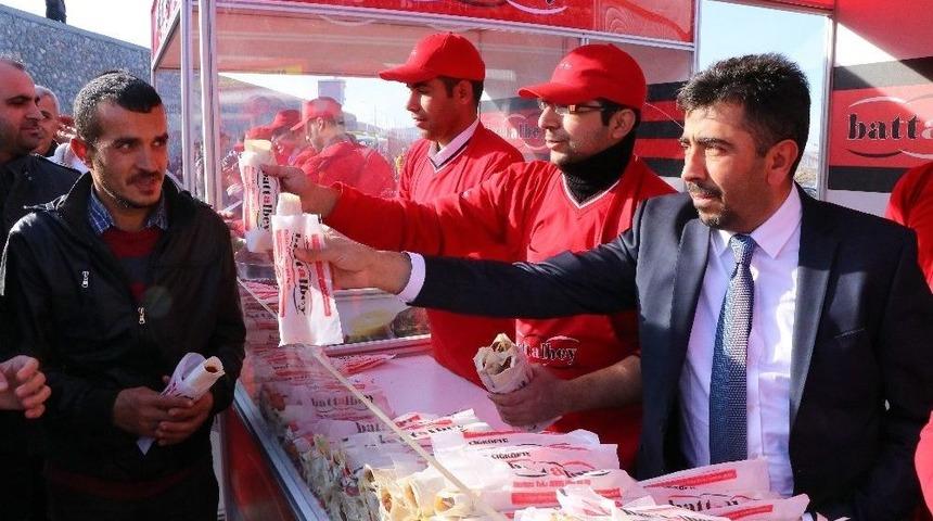 Malatya Stadyumu&rsquo;nda 27 Bin 44 &Ccedil;iğ K&ouml;fte Dağıtıldı