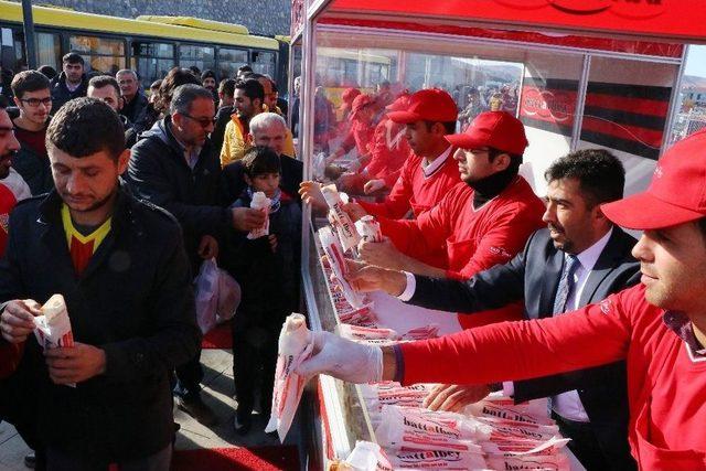 Malatya Stadyumu&rsquo;nda 27 Bin 44 &Ccedil;iğ K&ouml;fte Dağıtıldı 2