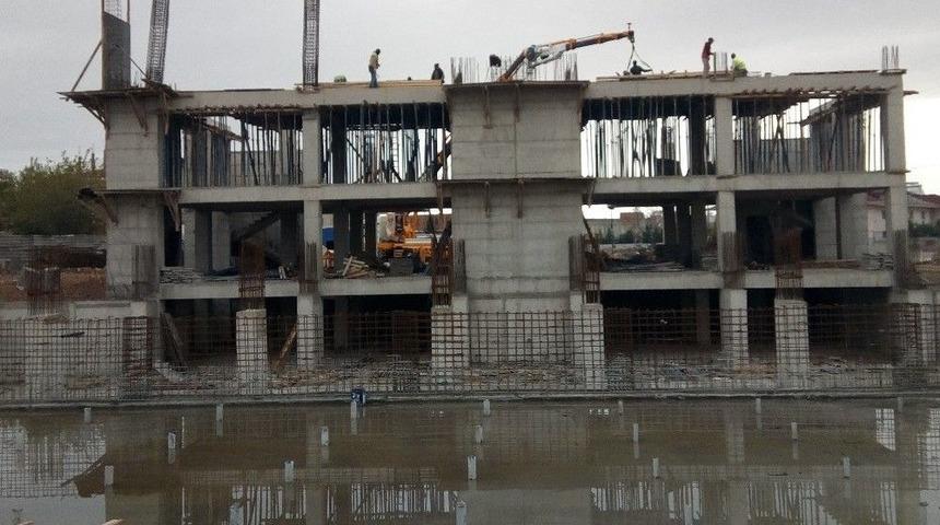 Spor Komplesinin İnşaatı Hızla Y&uuml;kseliyor