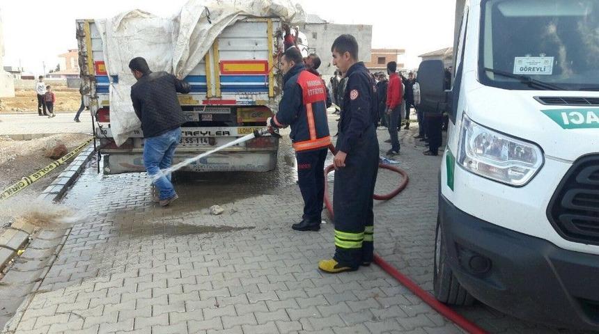 3 Yaşındaki &Ccedil;ocuk, Babasının Kullandığı Tırın Altında Kalarak Hayatını Kaybetti