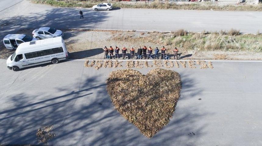 Temizlik İş&ccedil;ilerinden Kadınlara &rsquo;kalpli&rsquo; Mesaj