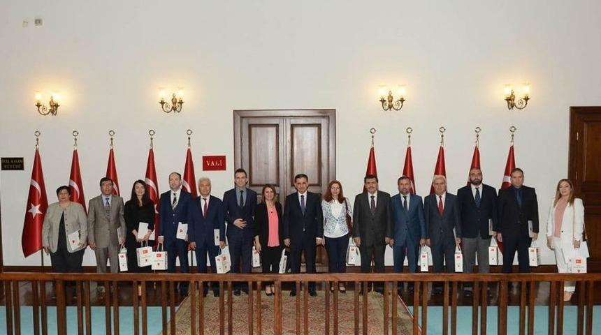 Vali Topaca, "biz Anadolu’yuz Projesi"nin Ankara Ayağında Görevli Öğretmenleri Kabul Etti