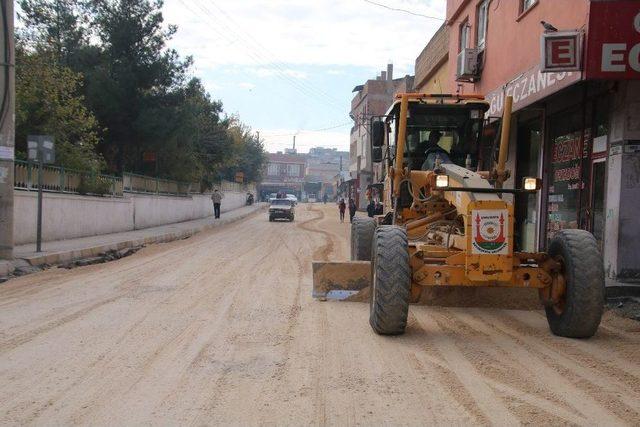 Şanlıurfa’da Hafta Sonu Asfaltlama Çalışmaları Devam Ediyor