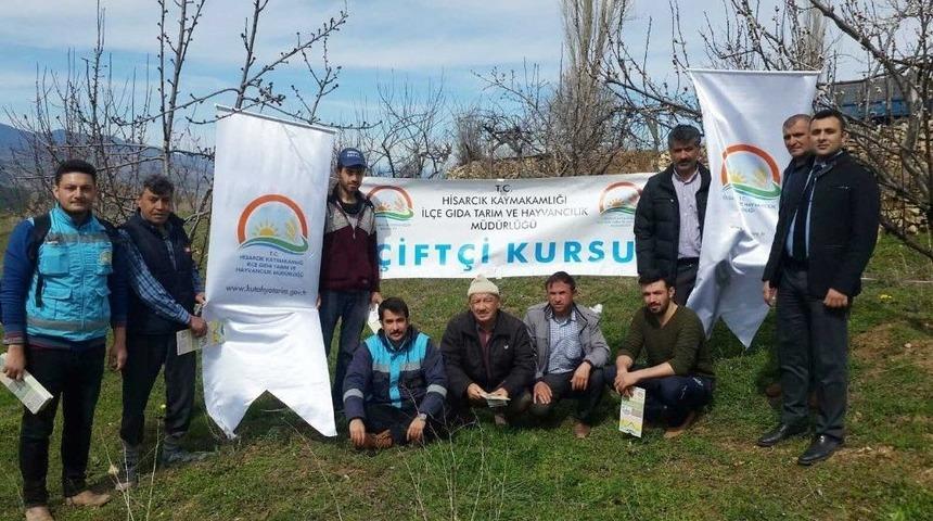 Hisarcık&rsquo;ta &Ccedil;ift&ccedil;ilere Uygulamalı Budama Eğitimi