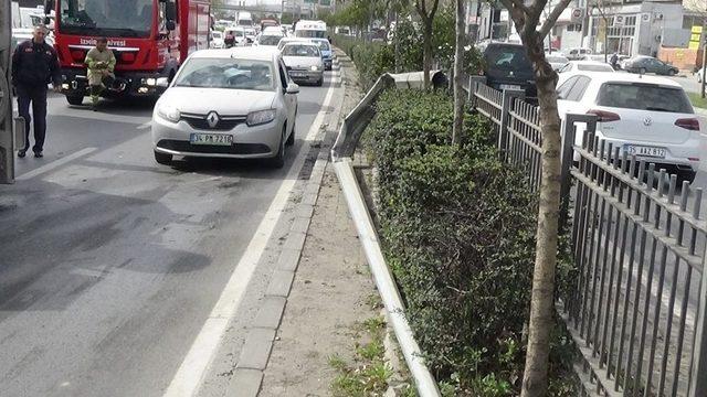 İzmir’de Hurda Yüklü Kamyon Devrildi: 1 Yaralı