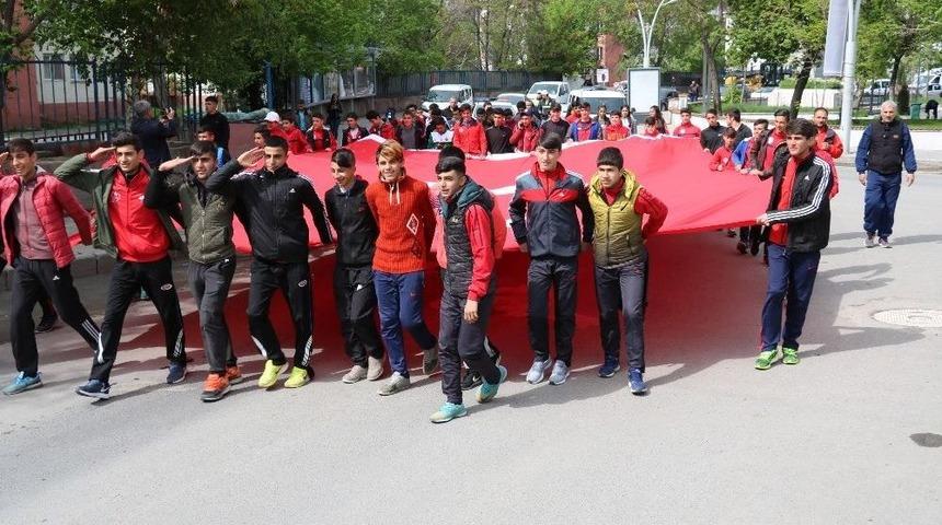 Ağrı&rsquo;da Gen&ccedil;lik Y&uuml;r&uuml;y&uuml;ş&uuml; D&uuml;zenlendi