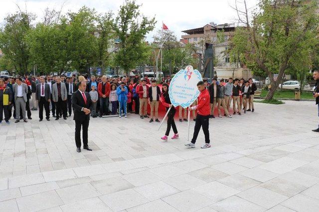 Ağrı’da Gençlik Yürüyüşü Düzenlendi