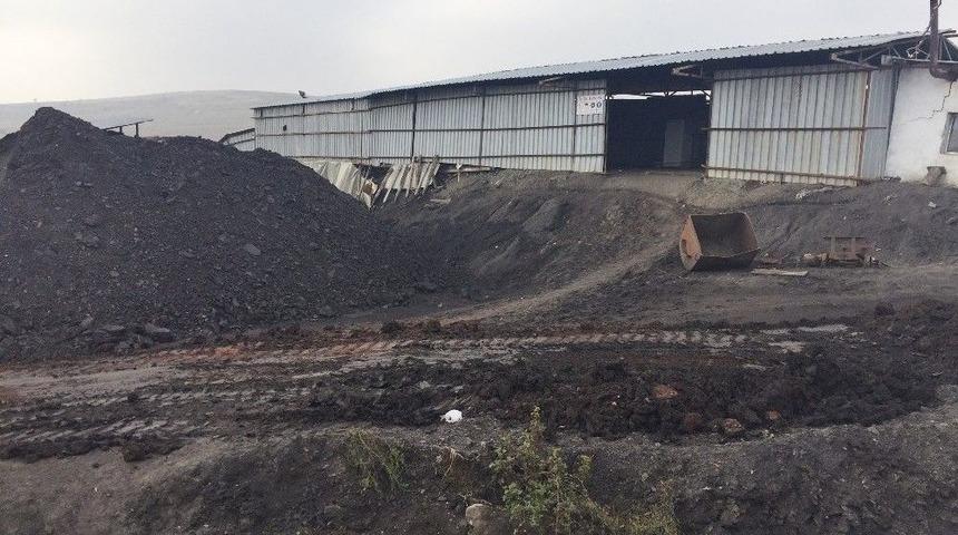 Kontrol İ&ccedil;in Ocağa Giren &Ccedil;avuş, G&ouml;&ccedil;&uuml;k Altında Kaldı