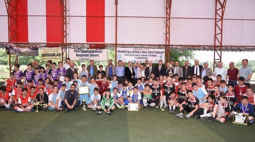 Tekkek&ouml;y&rsquo;de Kırsalın 8 Atlısı Futbol Turnuvası Tamamlandı