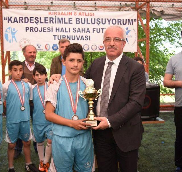 Tekkeköy’de Kırsalın 8 Atlısı Futbol Turnuvası Tamamlandı