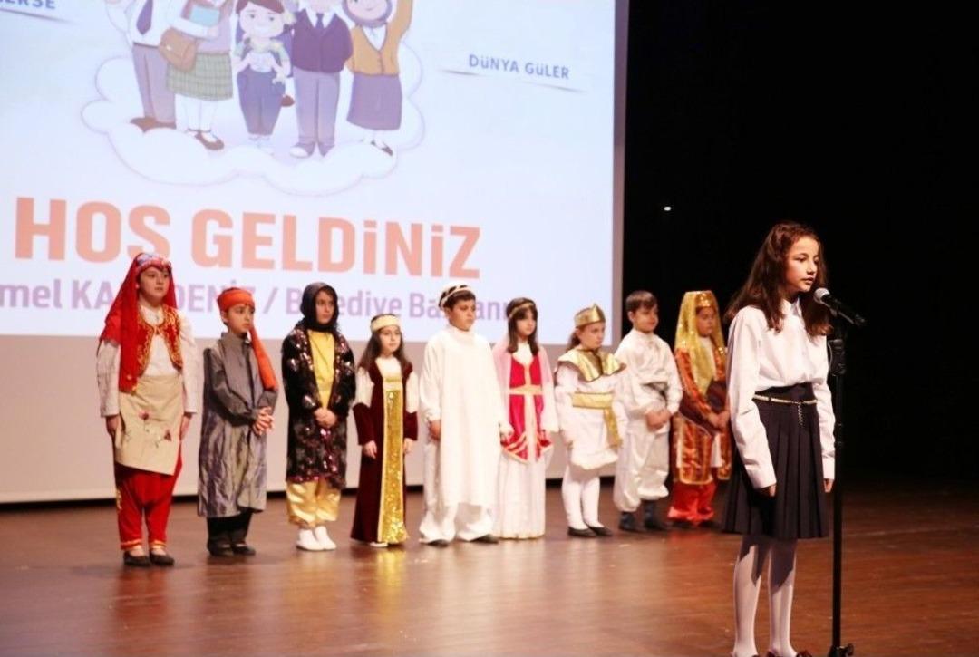 K&uuml;&ccedil;&uuml;k&ccedil;ekmeceli &Ccedil;ocuklardan Yetim Kardeşlerine Yardım