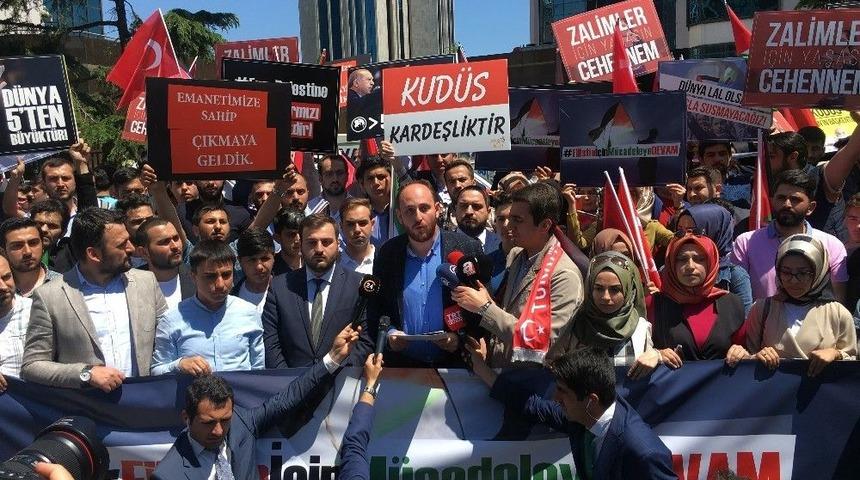 Ak Partili Gen&ccedil;lerden İsrail Konsolosluğu &Ouml;n&uuml;nde Protesto