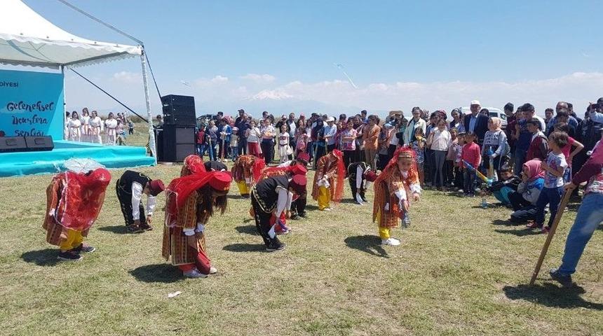 Sultan Sazlığında U&ccedil;urtma Şenliği D&uuml;zenlendi