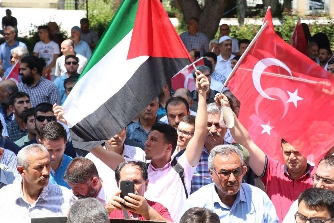 Filistinliler İ&ccedil;in Gıyabi Cenaze Namazı