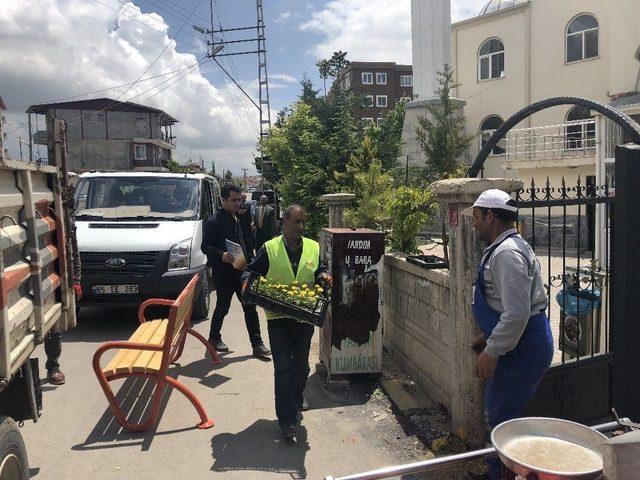 Camilerde Ramazan Öncesi Peyzaj Çalışması