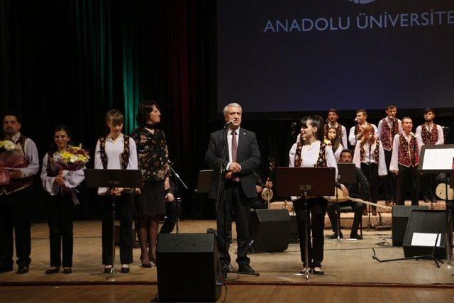 Anadolu Üniversitesi Açıköğretim Sistemi Görme Ve İşitme Engelliler Türk Halk Müziği Topluluğu’ndan ‘dillerdeki Türküler’ Konseri