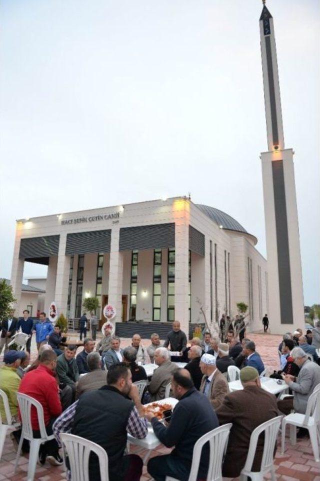 Hacı Şefik Çetin Camii İbadete Açıldı