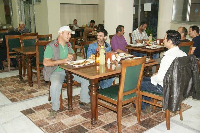 İftar Vermek İsteyen Hayırseverler Akyazı Aşevinde Buluşuyor 1