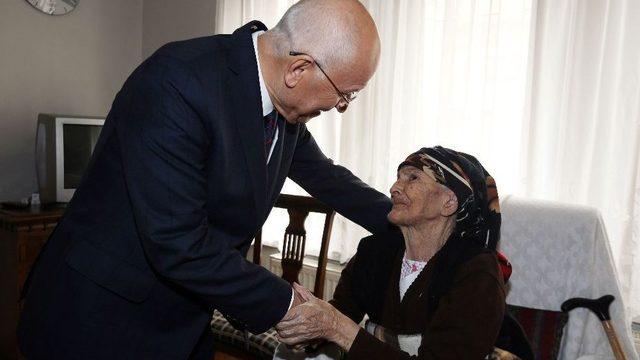 Belediye Başkanı Yaşar, 108 Yaşındaki Mahya Nine’yi Ziyaret Etti