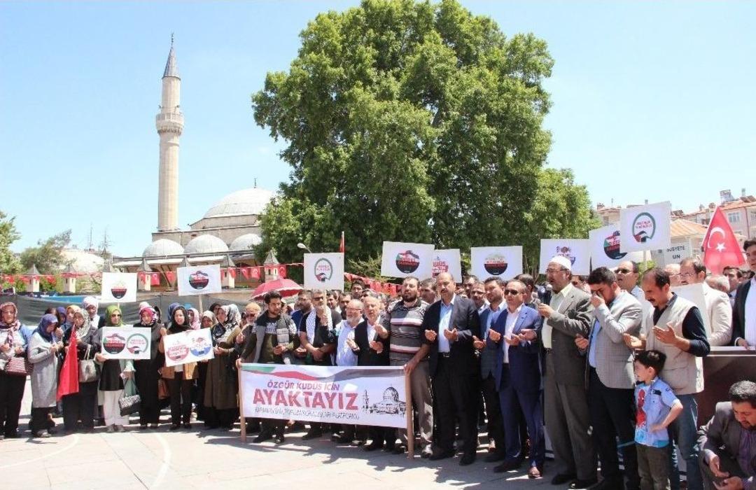 Karaman&rsquo;da İsrail Katliamı Lanetlendi