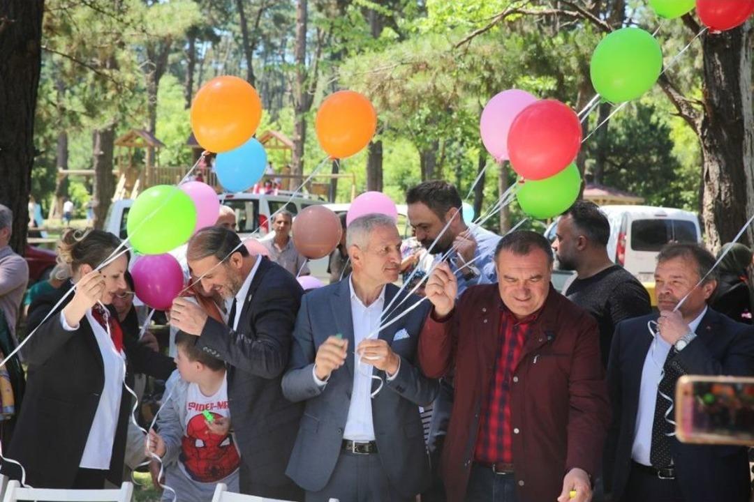 Başkan Dişli Engelli Gen&ccedil;lerle &Ouml;zel Olarak İlgilendi